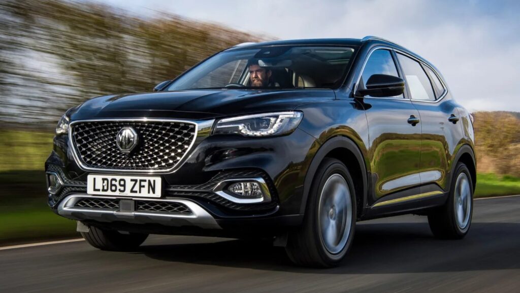 Kia Sportage Black Edition vs MG HS vs Hyundai Tucson β Which SUV Truly Rules the Road? 3 MG HS Essence β Feature-Packed and Surprisingly Premium